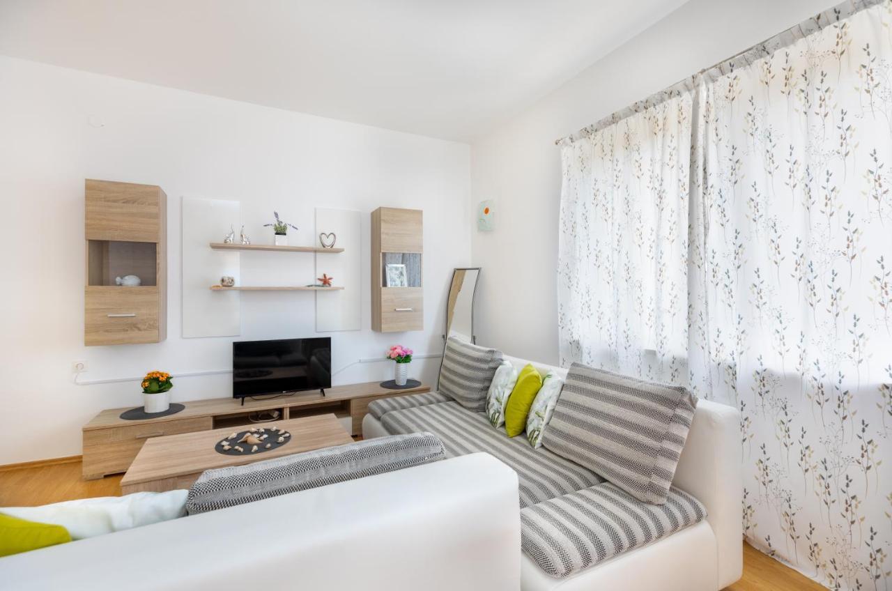 Apartments Villa Maja Rogoznica  Eksteriør bilde
