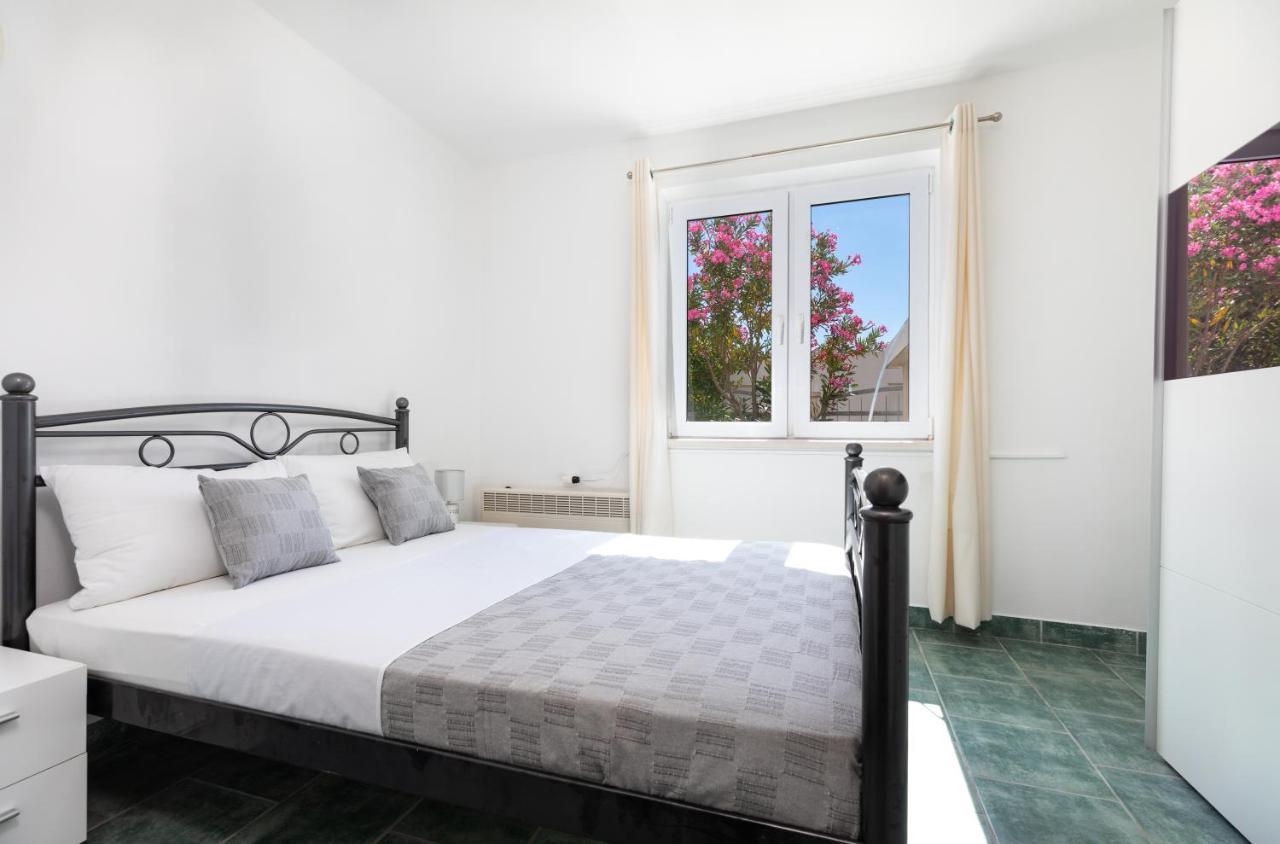 Apartments Villa Maja Rogoznica  Eksteriør bilde