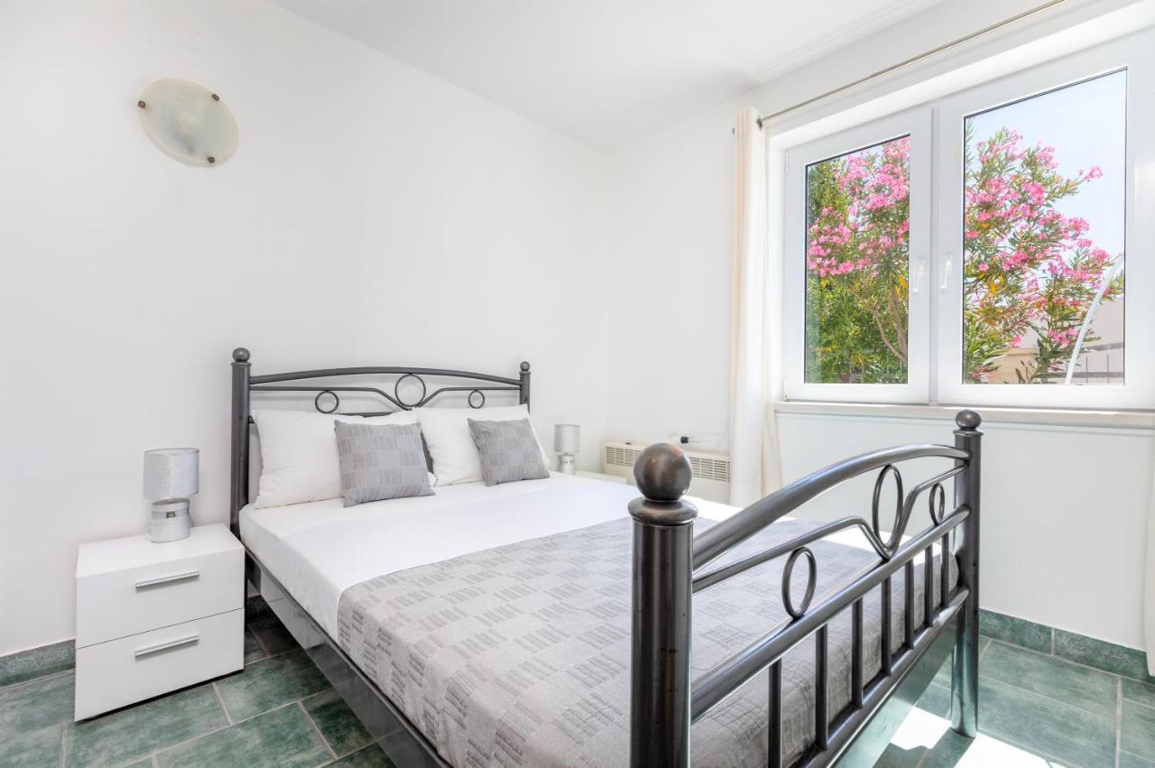 Apartments Villa Maja Rogoznica  Eksteriør bilde